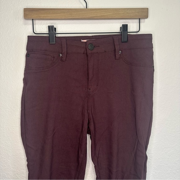 YMI Burgundy Skinny Pants Size Medium - Picture 2 of 9
